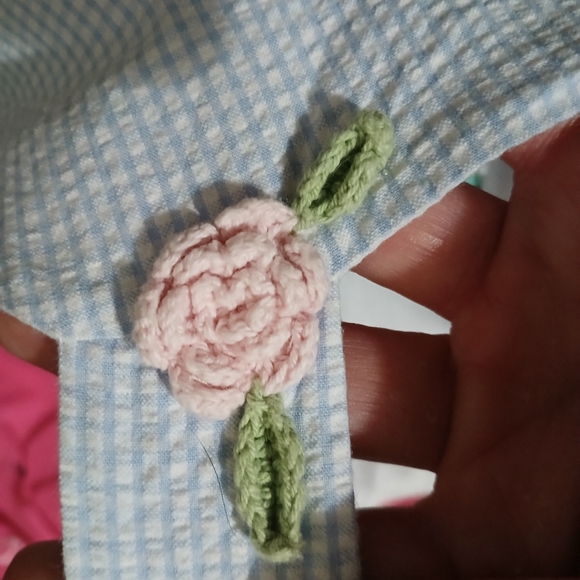 Laura Ashley London Girls Dress with Crochet Flowers. - Picture 7 of 9